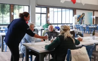 Düden Balık Çarşısı Antalyalıları uygun fiyatlı balık sofrasında buluşturuyor