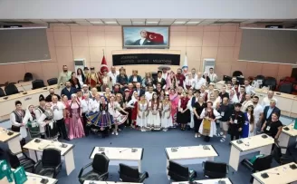 Dünyanın renkleri Denizli’de buluştu