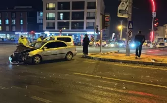 Düzce’de iki otomobil çarpıştı! 4 yaralı