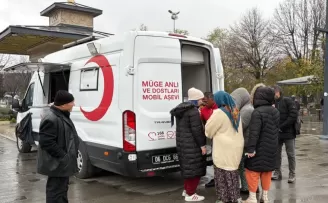 Düzce’de “Müge Anlı ve Dostları“ndan soğuk havada iç ısıtan destek