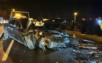 Düzce’de otomobil otobüse çarptı: 5 yaralı