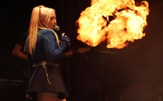 Ece Seçkin’den unutulmaz sahne şovu