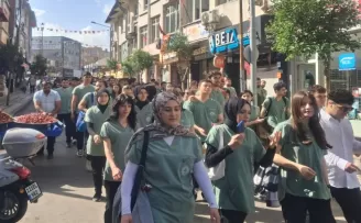 Edirne Keşan’da Hemşireler Haftası’na geleceğin hemşirelerinden kutlama