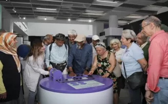 Emeklilerden Mercan Bilim Merkezi’ne tam not