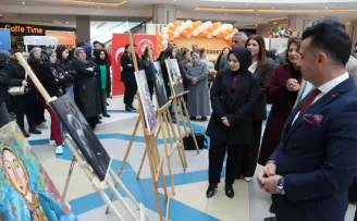 Erzurum’da ’25 Kadın 25 Hikâye’ sergisi açıldı