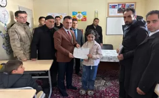 Erzurum’da şehit çocuklarının ilk karne heyecanı paylaşıldı