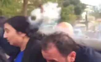 Figen Yüksekdağ'ın kafasına biber gazı fişeği isabet etti