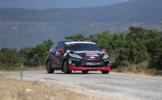 Gemlik Şahintepe’de rüzgârla yarıştılar