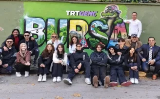 Gençlerin fırçasından okul duvarına Bursa simgeleri