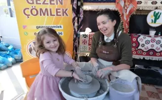 “Gezen Çömlek Atölyesi“ çocukların ilgi odağı oldu