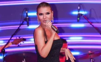 Gülben Ergen’den Alaçatı’da sezonun ilk konseri