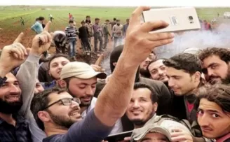 Halep'te esir düşen pilotun görüntülerini yayınladı