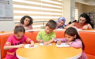 “Hayatımın İlk Kütüphanesi Annem” anne ve çocukların gönüllerine dokundu