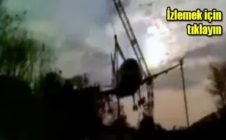 Hindistan'da bir uçak bahçenin duvarına düştü
