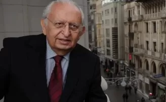 Hüsamettin Cindoruk hayatını kaybetti