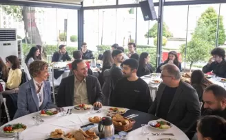 İzmir Bornova’da Gençlik ve Cumhuriyet vurgusu