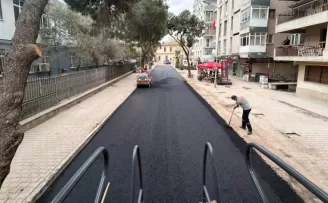 İzmir Bornova’da gözde sokağa bayramlık asfalt