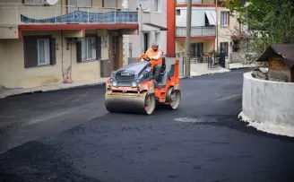İzmir Bornova’da Kavaklıdere’ye asfalt hamlesi