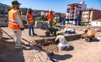 İzmir Büyükşehir’den kent tarihine güçlü destek