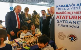 İzmir’de Atatürk adına satranç turnuvası