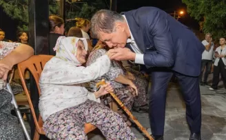 İzmir’de Başkan Tugay’dan Beydağlı kadınlara çağrı