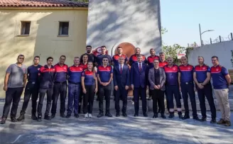 İzmir’de Başkan Tugay’dan itfaiye personeline ziyaret