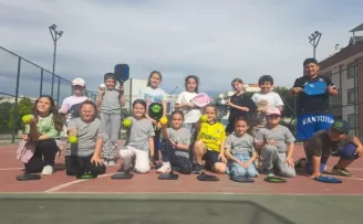İzmir’de Bostanlıspor’dan Pickleball için “Aile Okulu”