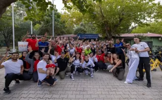 İzmir’de Cumhuriyet coşkusu engelleri aştı
