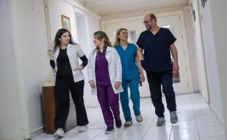 İzmir’de doğdukları hastanede şifa dağıtıyorlar