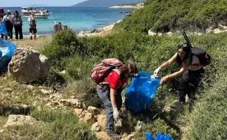 İzmir’de gençler Efes Mimas Yolu’nda doğayla buluştu