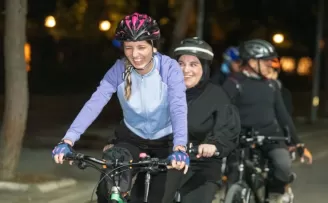 İzmir’de görme engelliler Kültürpark’ta pedal çevirdi