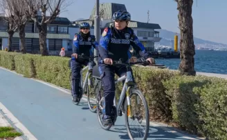 İzmir’de kadın emeği kenti güzelleştiriyor
