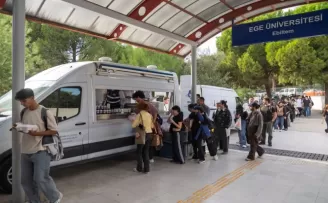 İzmir’de üniversiteliler Büyükşehir’e emanet