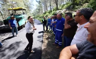 İzmir Efes Selçuk’ta asfaltlama çalışmaları sürüyor