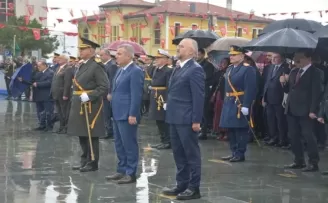 İzmir esnafından Cumhuriyet’e 103. yıl saygısı