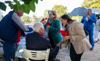 İzmir Güzelbahçe’nin çınarlarına anlamlı ziyaret
