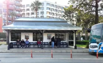 İzmir’in kimliğini yansıtan ’simgesel’ durak