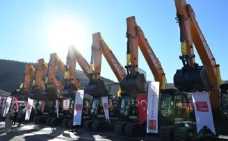 İzmir Karabağlar’a yeni iş makinesi desteği