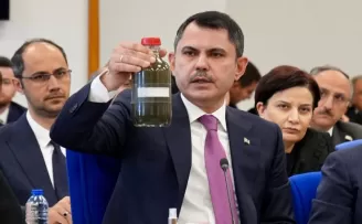 İzmir Körfezi’nin kirli suyu TBMM’de! “O Körfez bir zahmet temizlenecek“