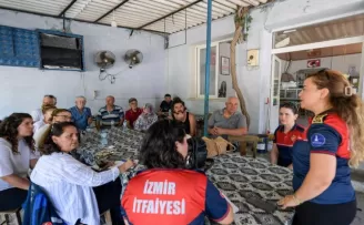 İzmirli baba ve kızı yangınlara karşı omuz omuza mücadele ediyor