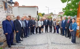 İzmirli muhtarlar Narlıdere’de buluştu