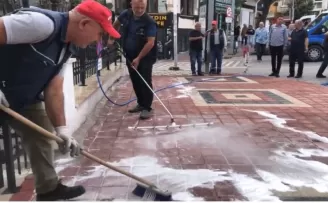 Karacabey’de temizlik çalışmaları sürüyor