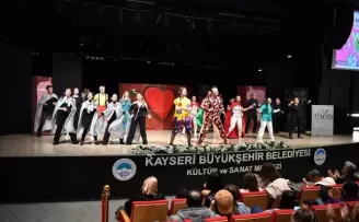 Kayseri Büyükşehir’den müzikal oyunu