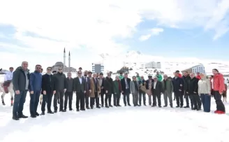 Kayseri Erciyes’te ’kökbörü’ heyecanı