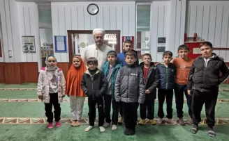 Kayseri Talas’ta ilk teravihte çocuk coşkusu