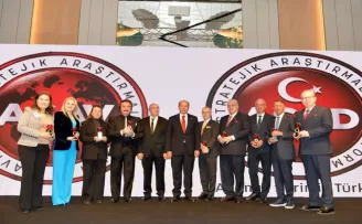 Kızıl Elma Ödülleri sahiplerini buldu