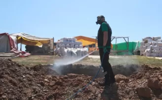 Kocaeli Büyükşehir, kurban pazar yerlerini ilaçlıyor