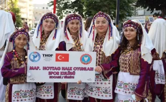 Kocaeli’de 2. Balkan Halk Oyunları rüzgarı esti