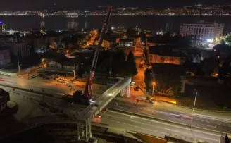 Kocaeli’de 80 tonluk tabliyeye tek seferde montaj