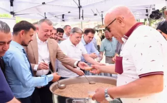 Kocaeli’de aşure kazanı kardeşlik için kaynadı